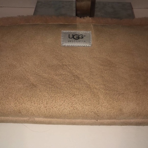 Womens UGG Australia Suede Leather Shearling Sherpa Sheepskin Hand Muff!! - Picture 7 of 7